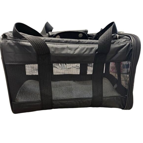 EUC Black Sherpa Medium Animal Carrier Approved for Airline Use - Picture 1 of 13